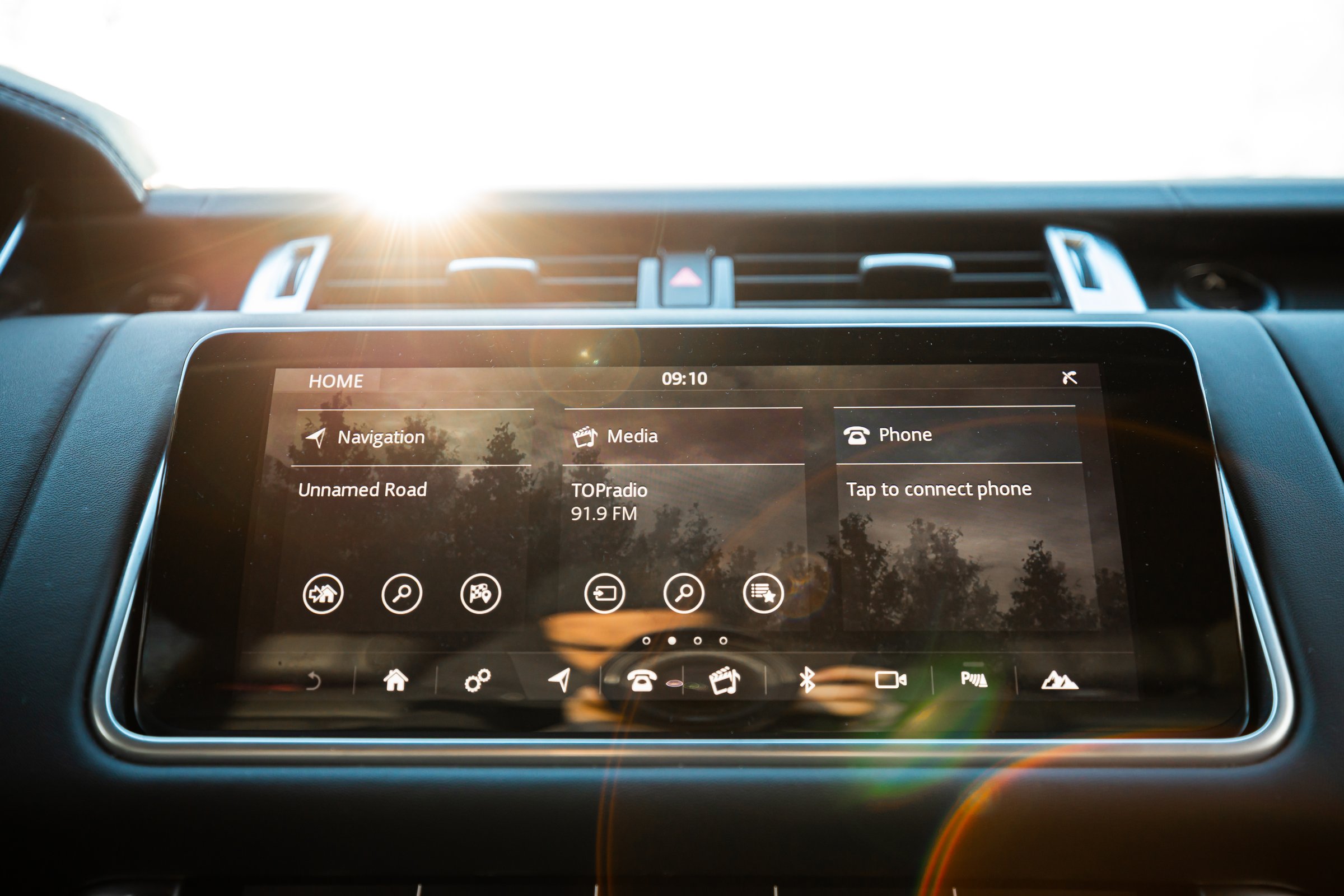 Land Rover Pivi Pro Infotainment System