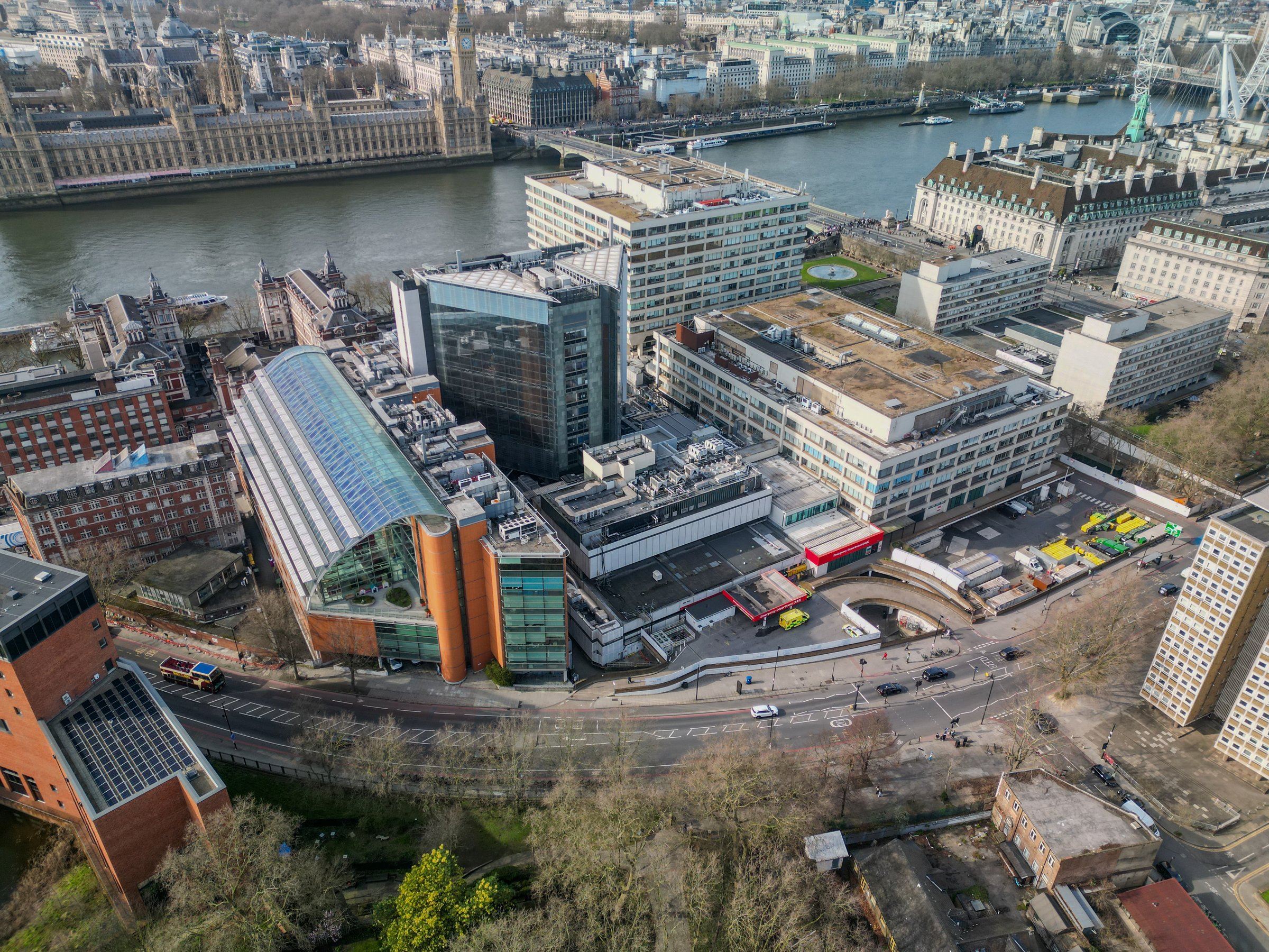 Aerial shot over St Thomas Hospital London UK Aerial shot Dji Mini 3 Pro