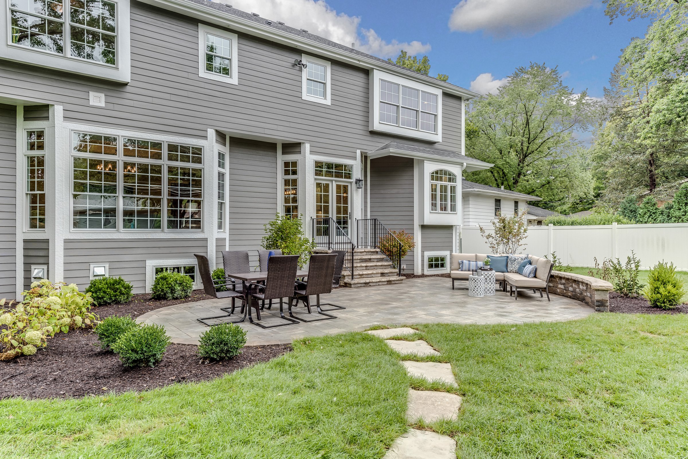 A dream home for outdoor gatherings and parties