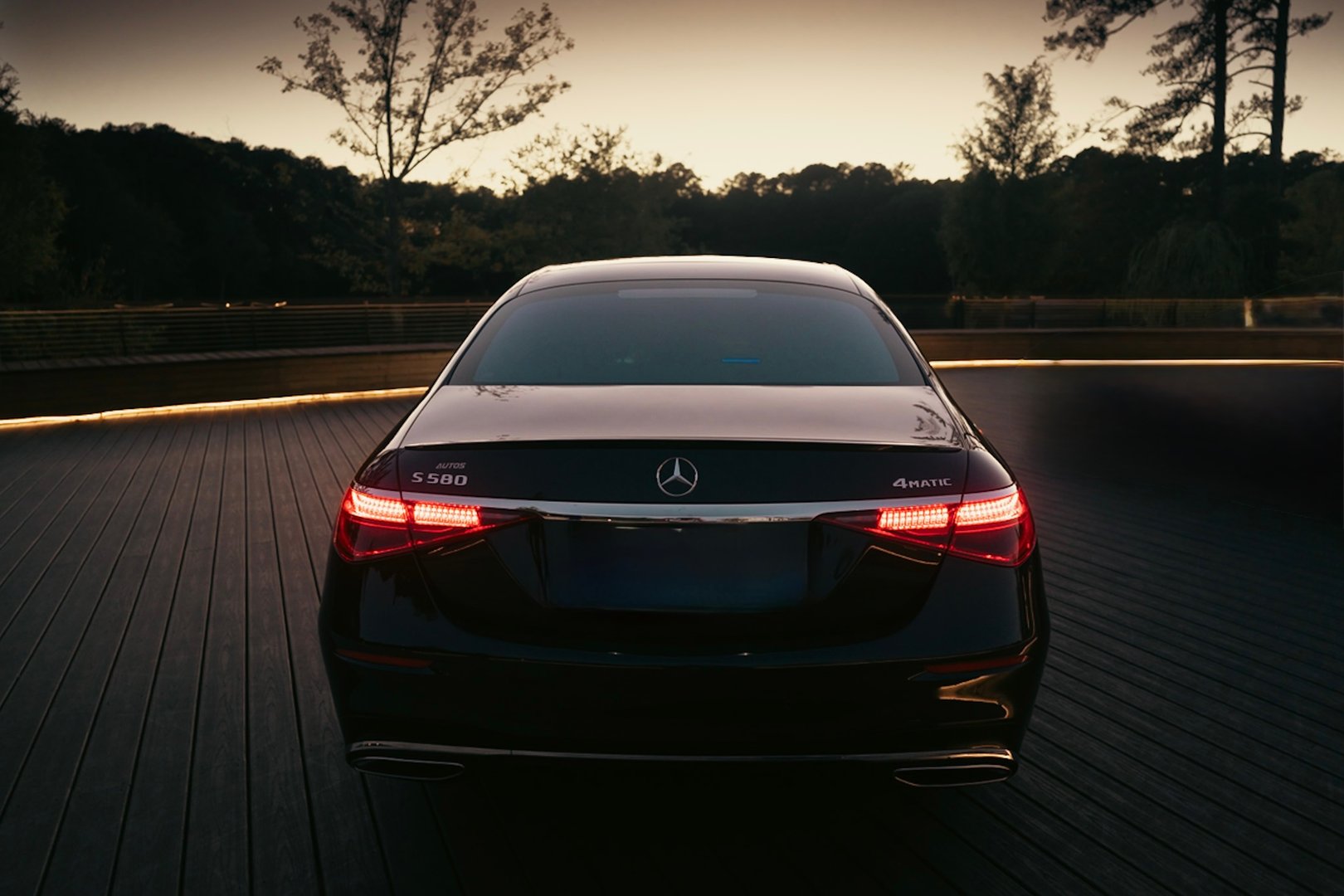 Mercedes-Benz S580 flagship luxury sedan