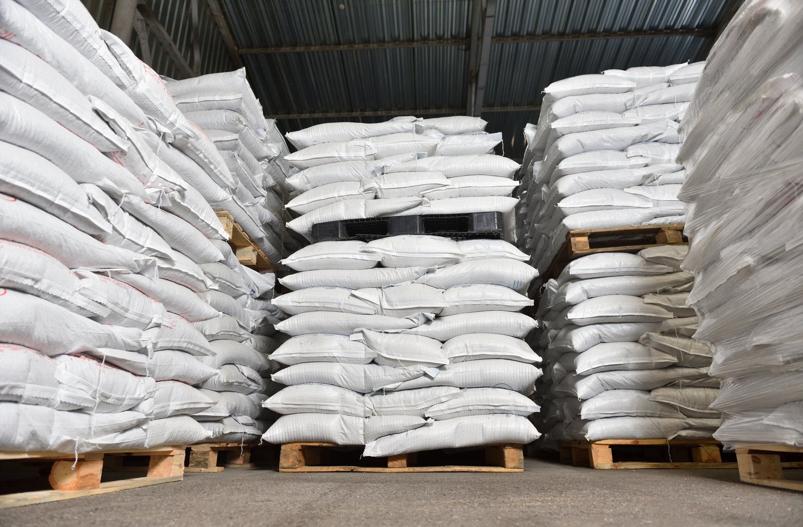 Sugar warehouse logistics