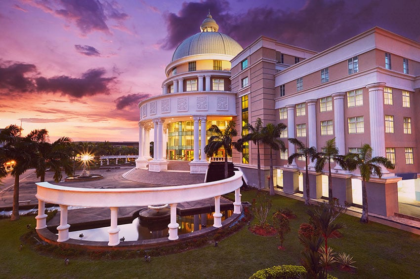 قبول الجامعات في ماليزيا