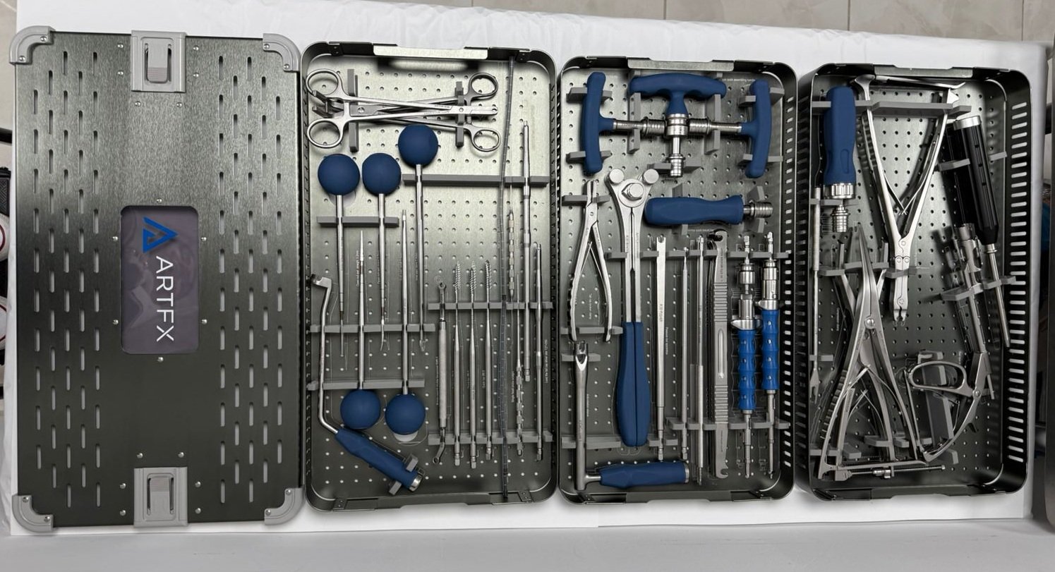 Sistemas de tornillos transpediculares