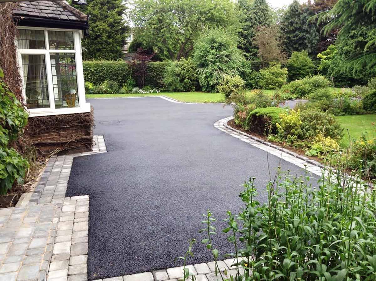 Tarmac driveway installation