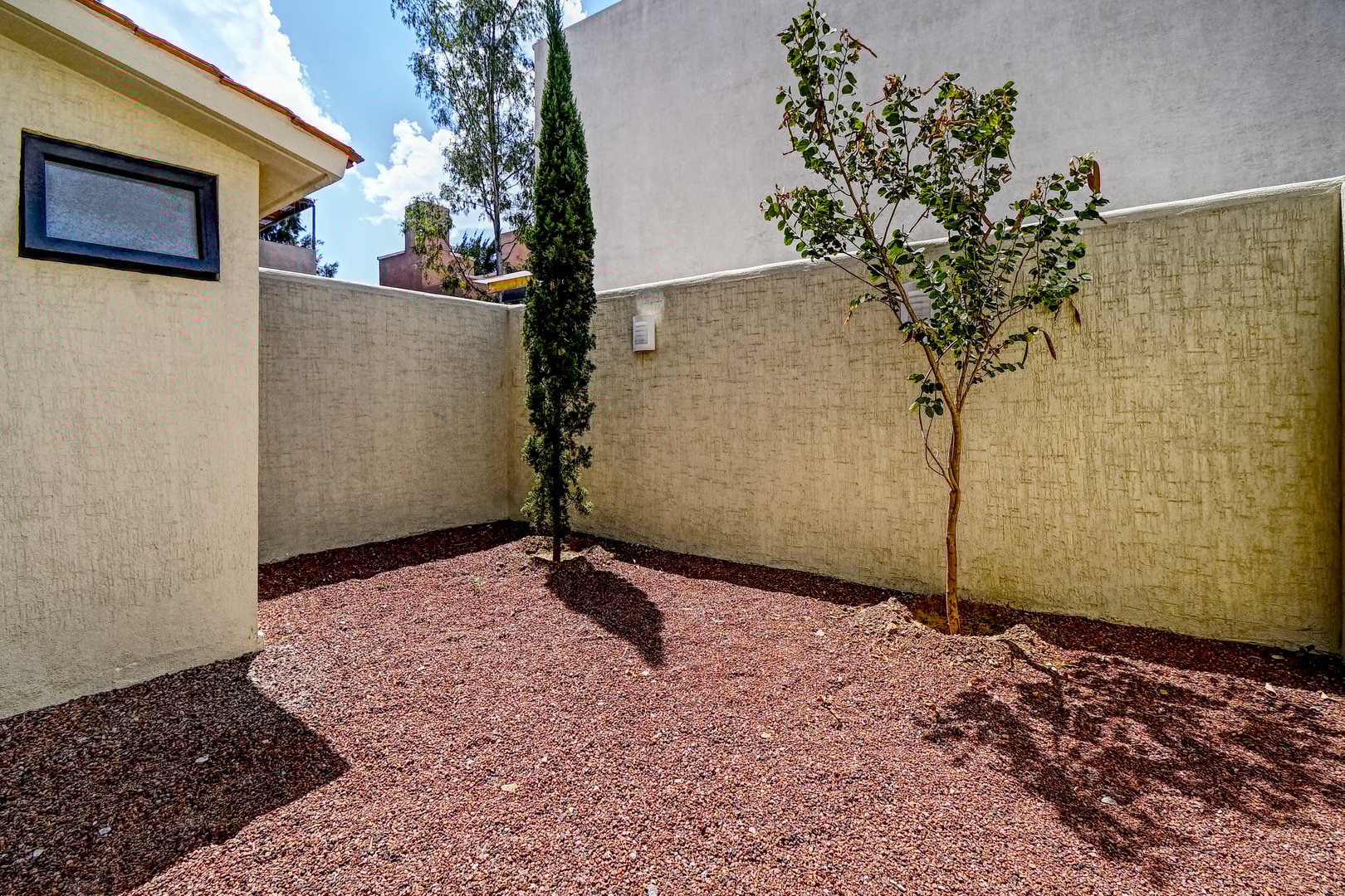 Tipo Roble - Jardín Privado