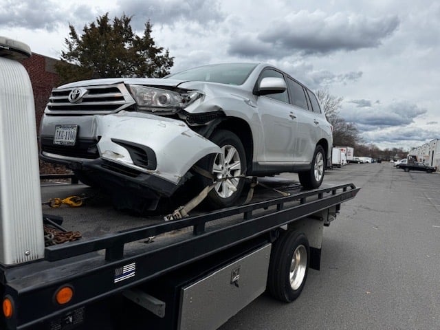 Accident recovery and accident towing service in Fairfax
