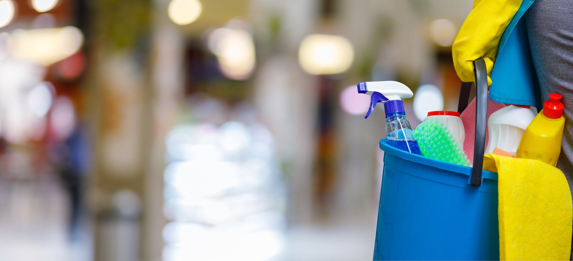 Cleanliness and order in a modern space. Symbolizes the professionalism and importance of the work of cleaners in maintaining cleanliness and comfort in public places such as shopping centers.