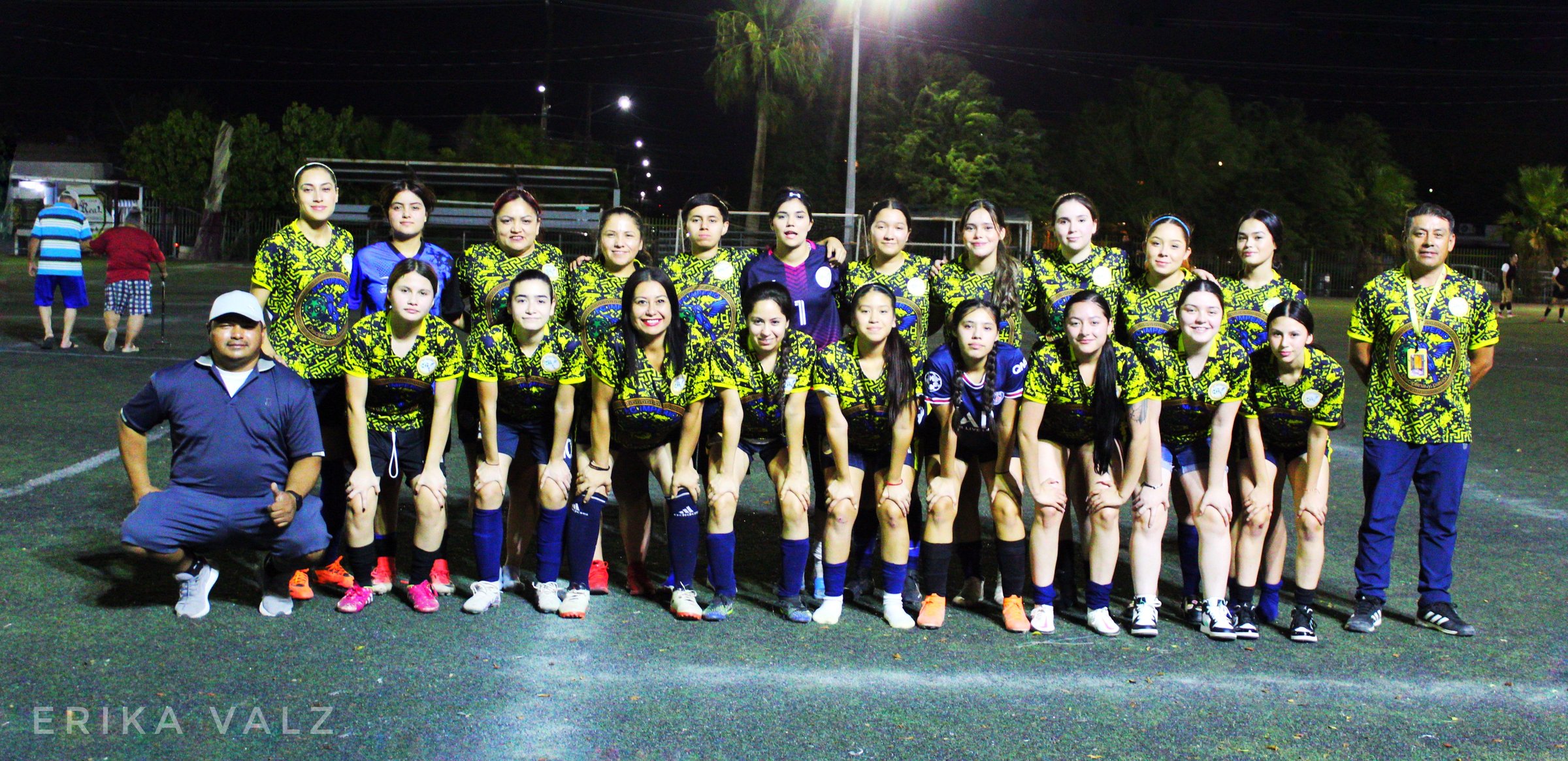 Equipo Liga Universitaria - jugadoras reunidas