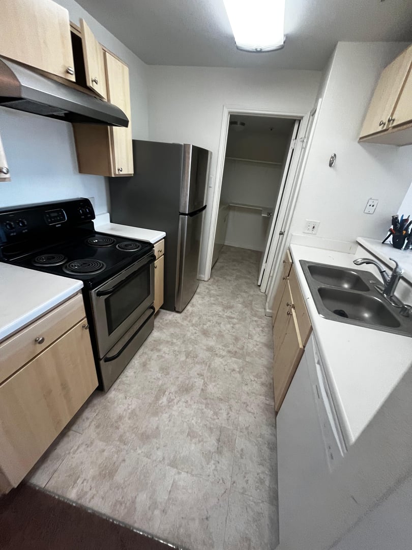 Kitchen After - Remodeled modern kitchen