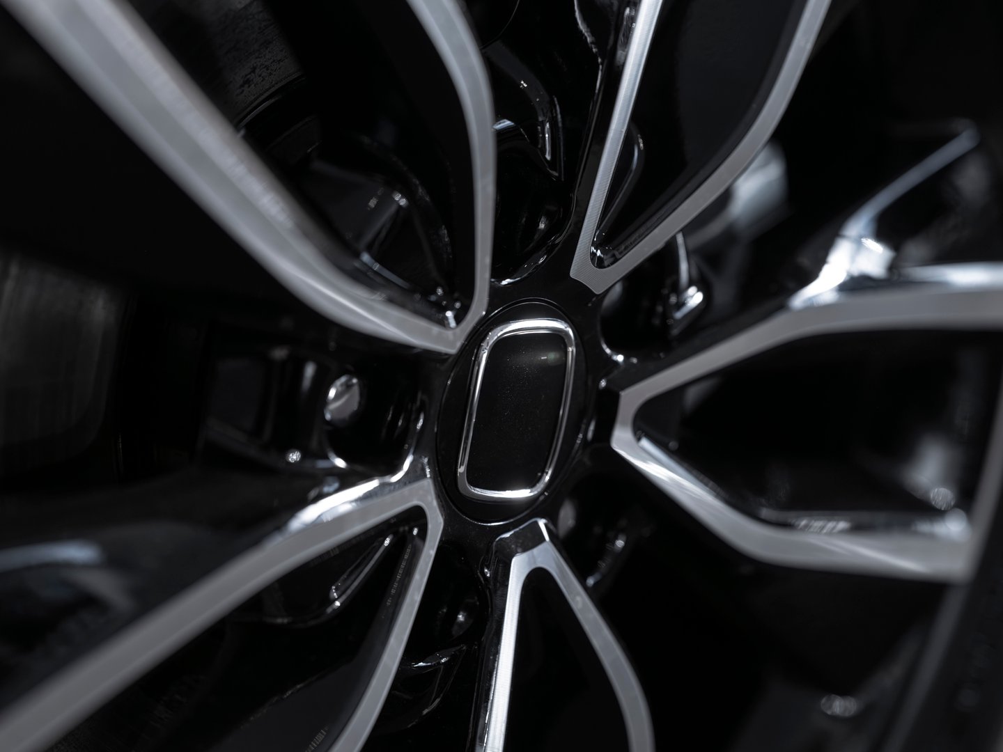 Modern luxury car alloy wheel