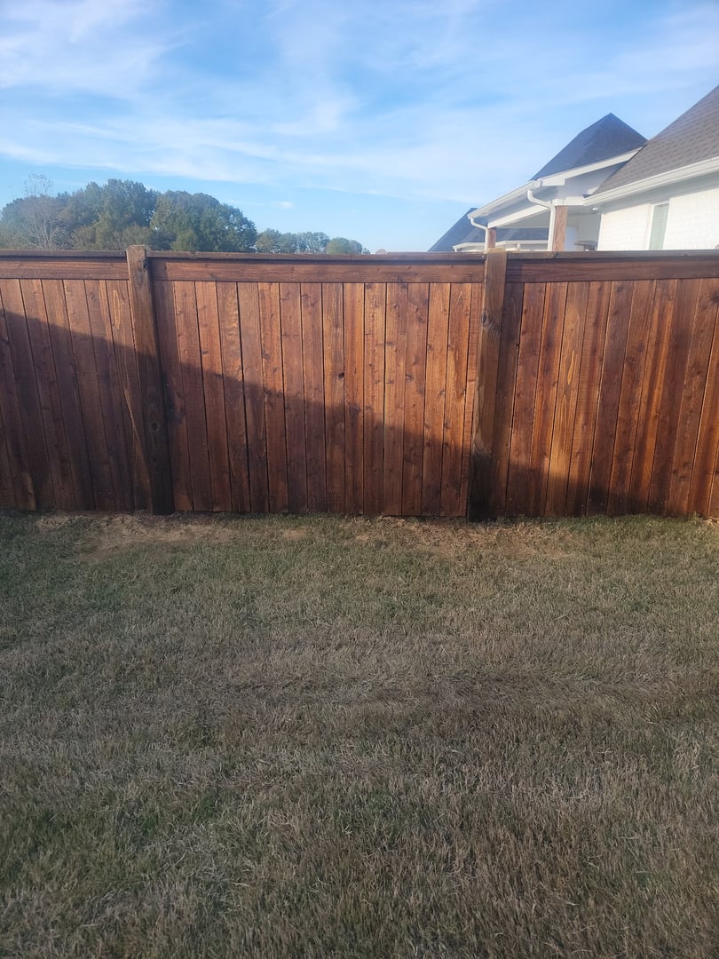 Professional fence installation by Reed Enterprise Mississippi