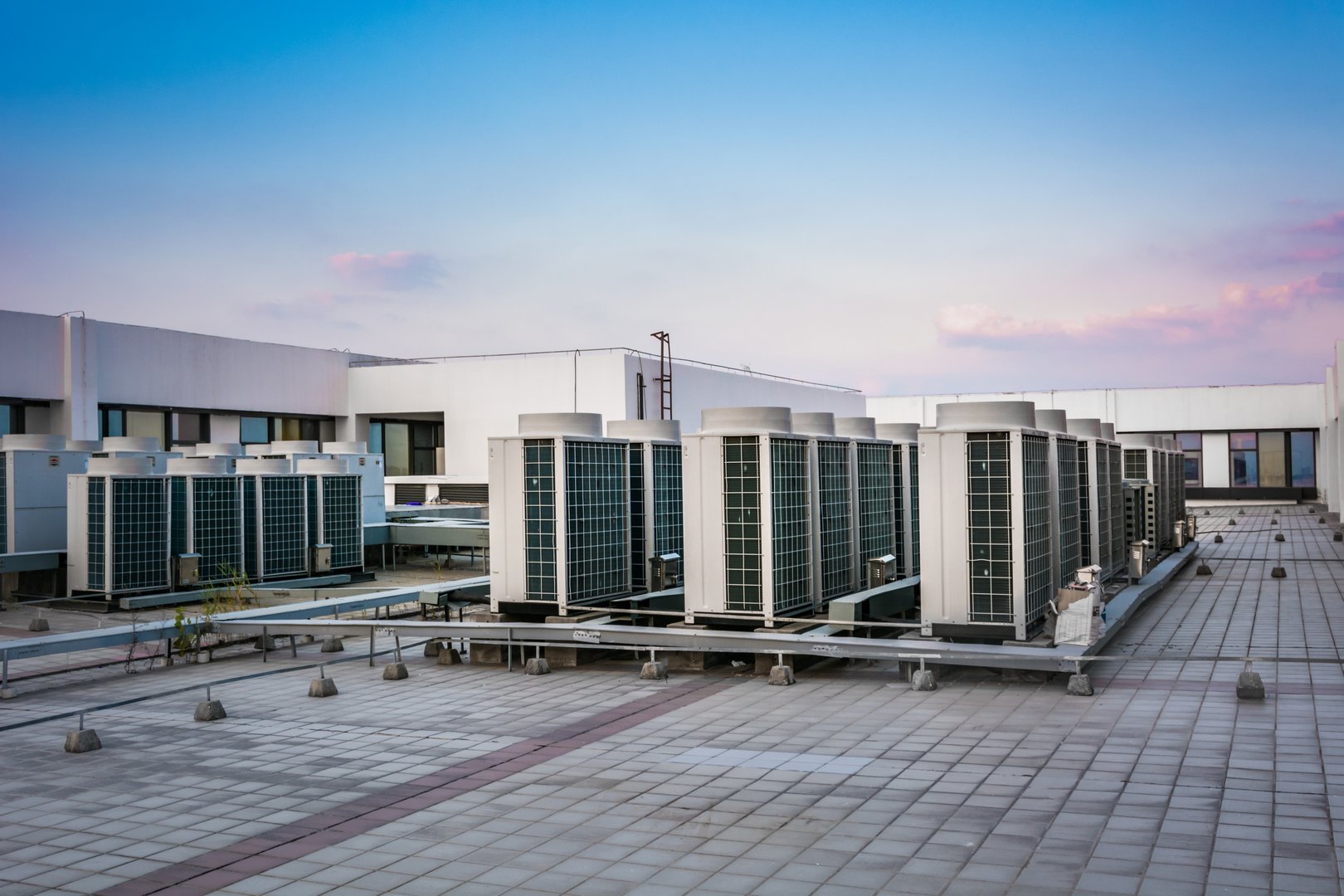 Modern Rooftop Air Conditioning Units: A Glimpse into Industrial Efficiency