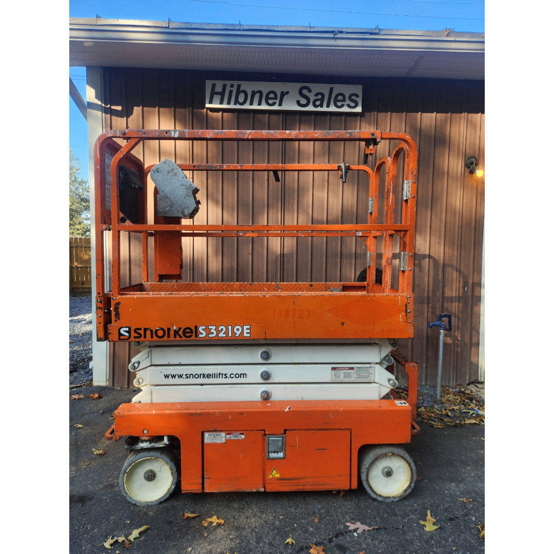JLG E300AJP Boom Lift equipment