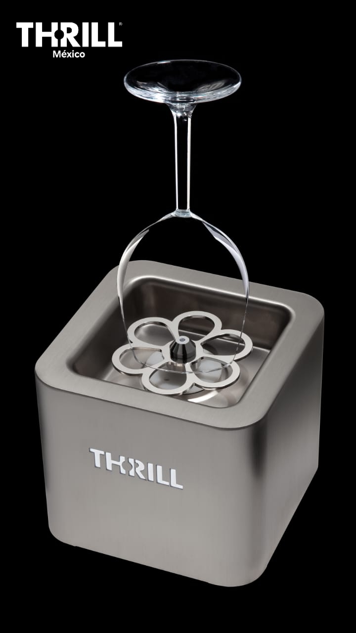 Congeladora-de-Copas-con-CO₂-Thrill-para-restaurante-para-vino-tinto-hoteleria-vinoteca-mixologia-enologia-y-dispensador-de-vino-Wineemotion (2)