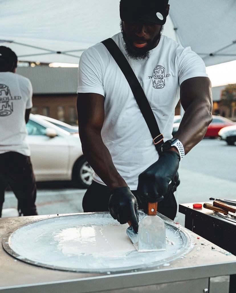 Twin Rolled Ice Cream founders