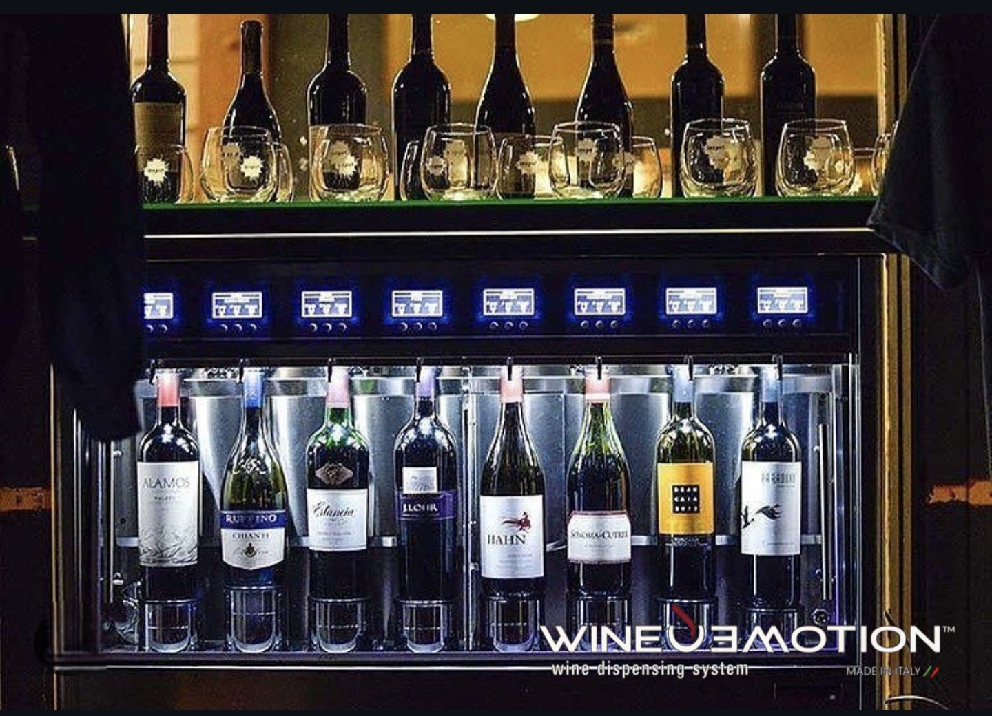 Sistema dispensador vino tinto WineEmotion vino por copa automático licor contador para mixología, cava, enología, vinotecas, restaurantes, eventos, hotelería con enfriador copas Thrill