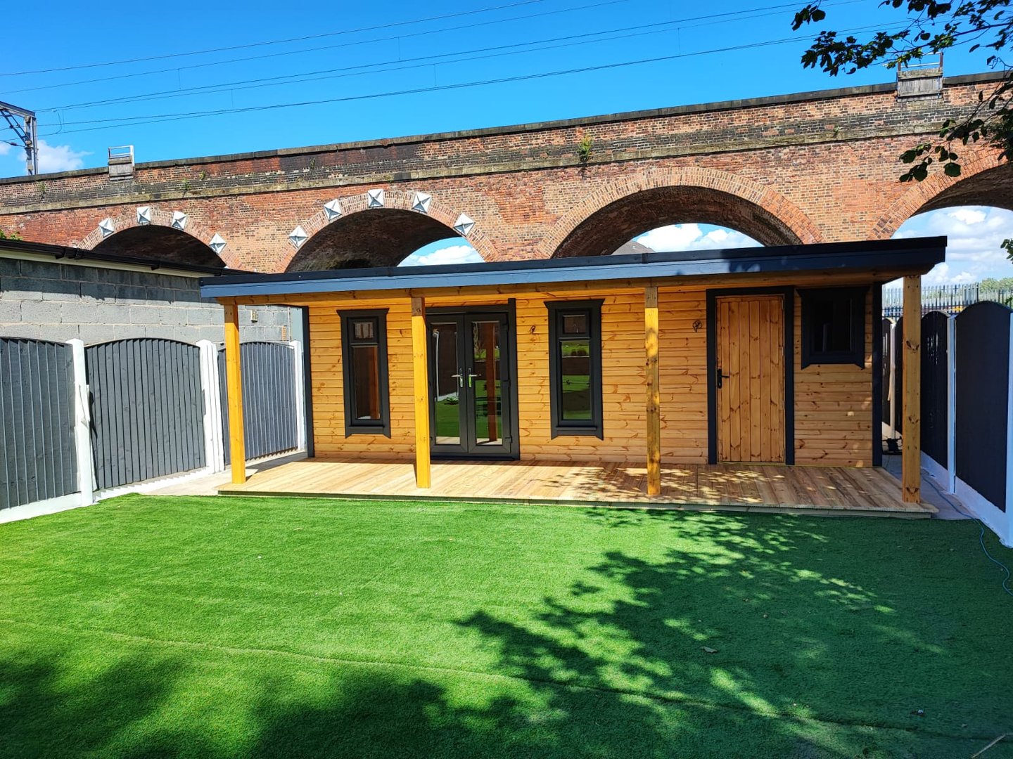 Insulated garden room