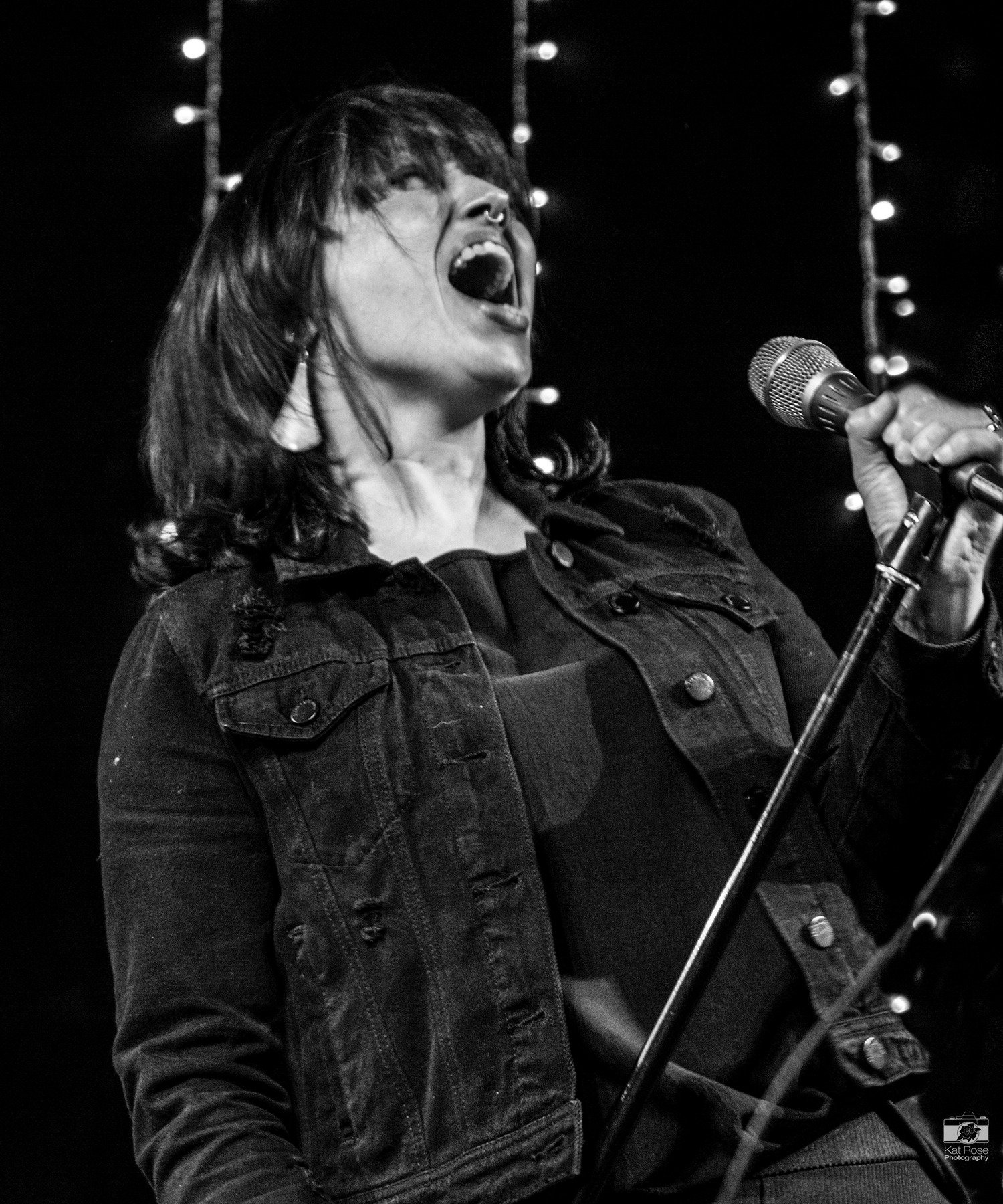 Julia Schlippert - Lead Vocalist
