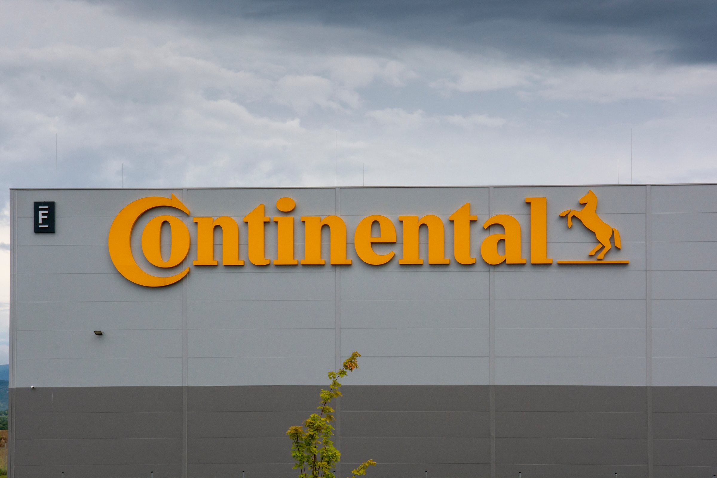 Continental tire sign