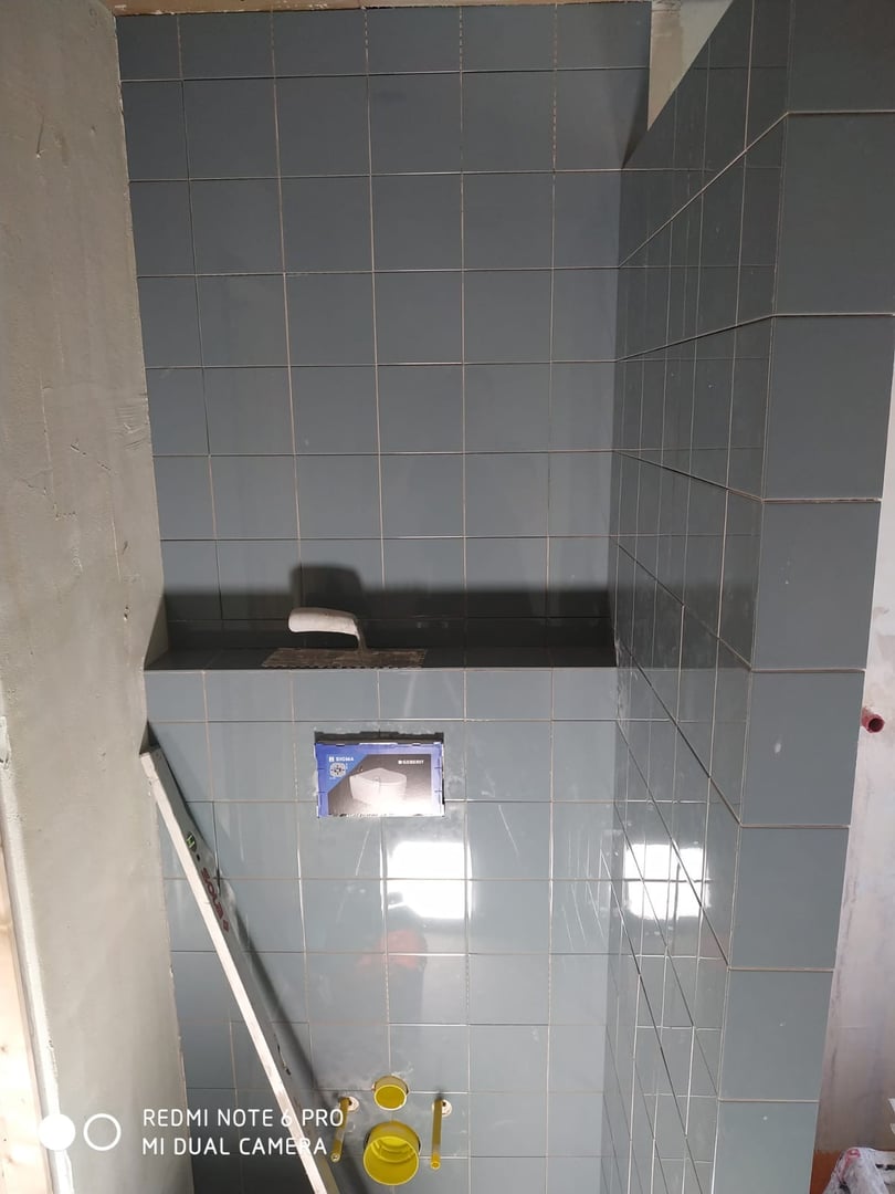 Großformatige Fliesen Badezimmer