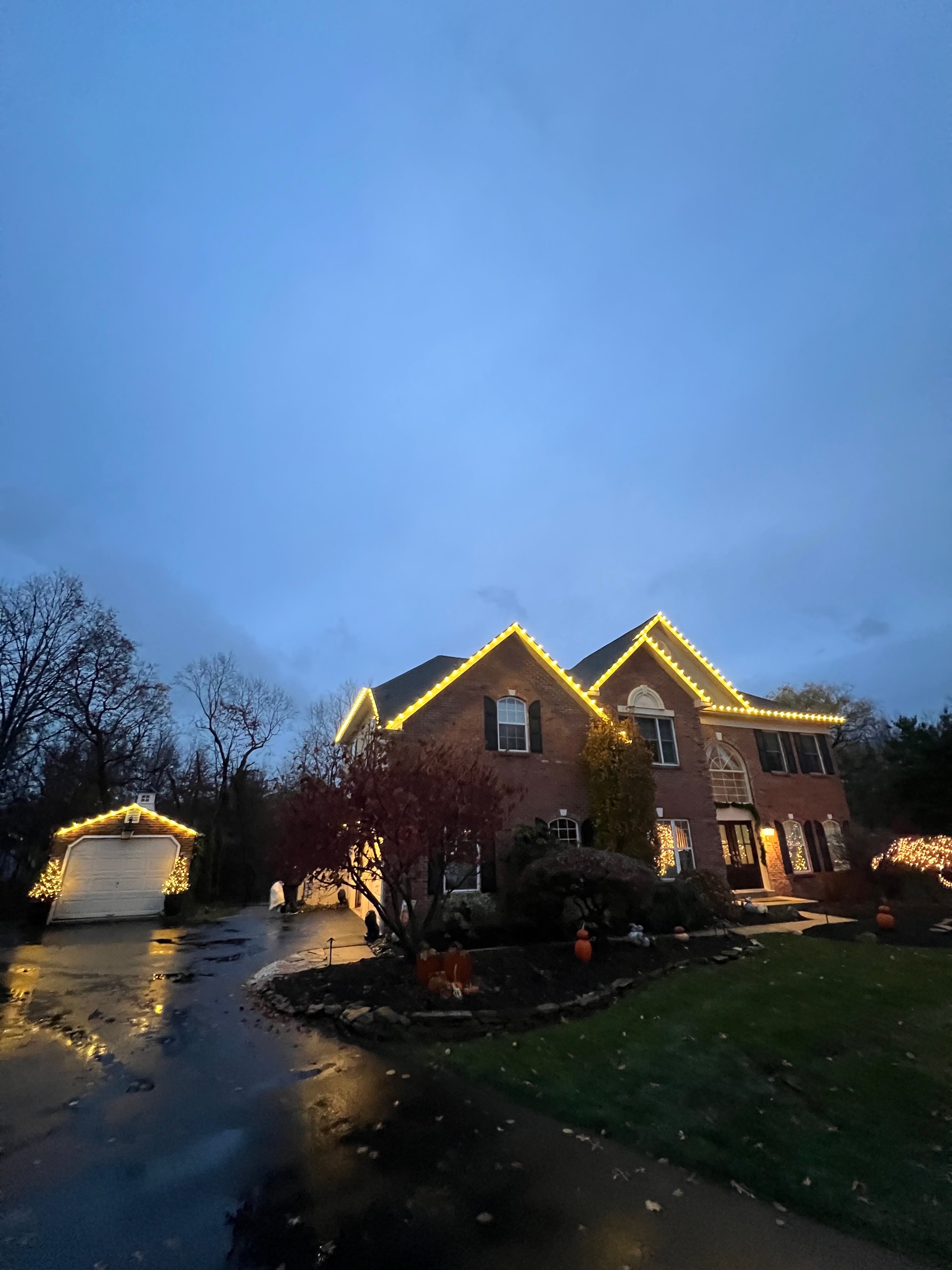 Traditional Holiday Lighting Installation