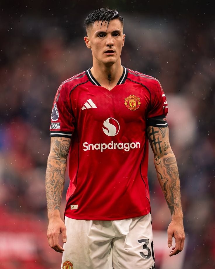 Manchester United 25/26 Local Back