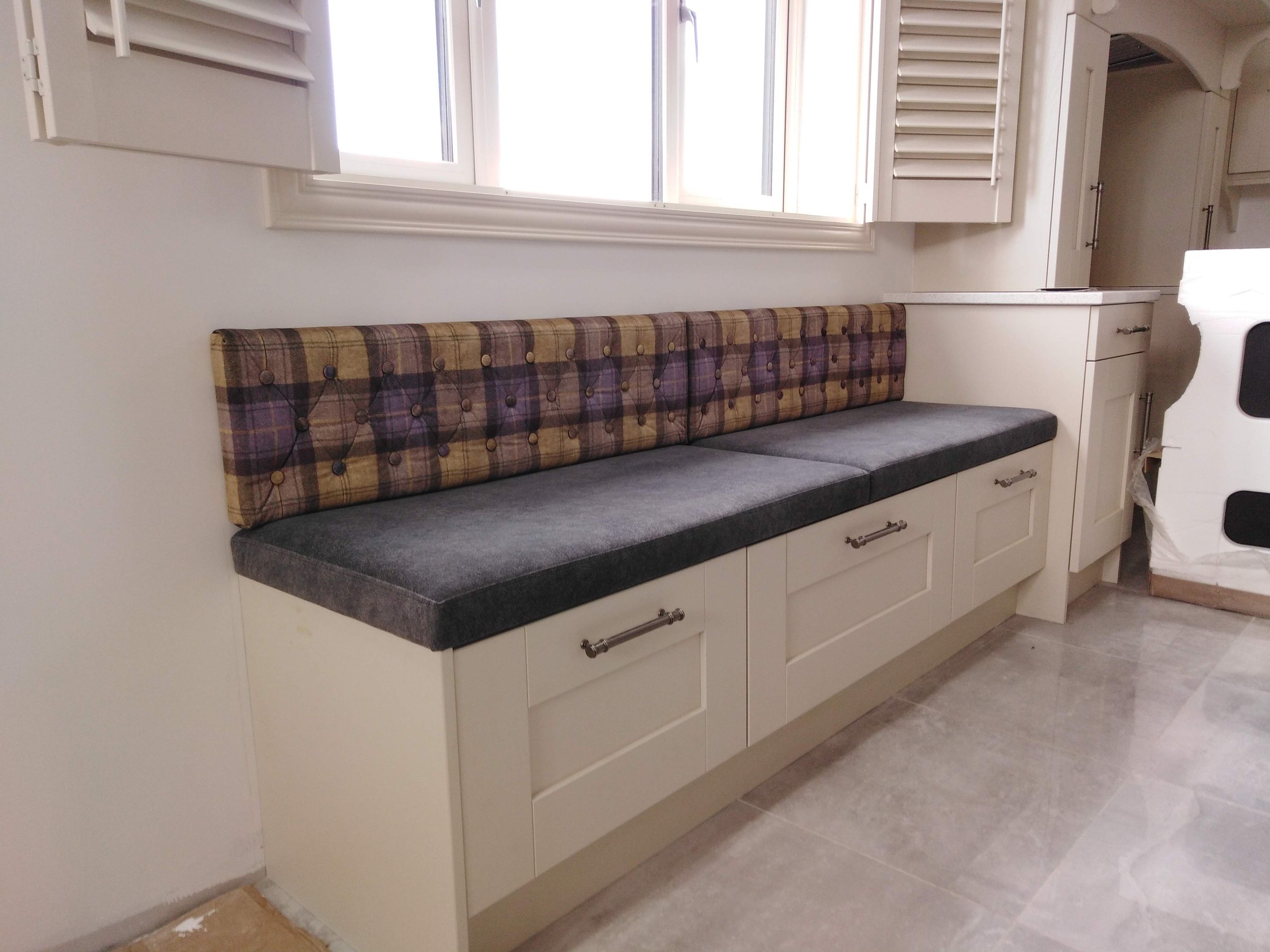 Kitchen seating area with modern furniture