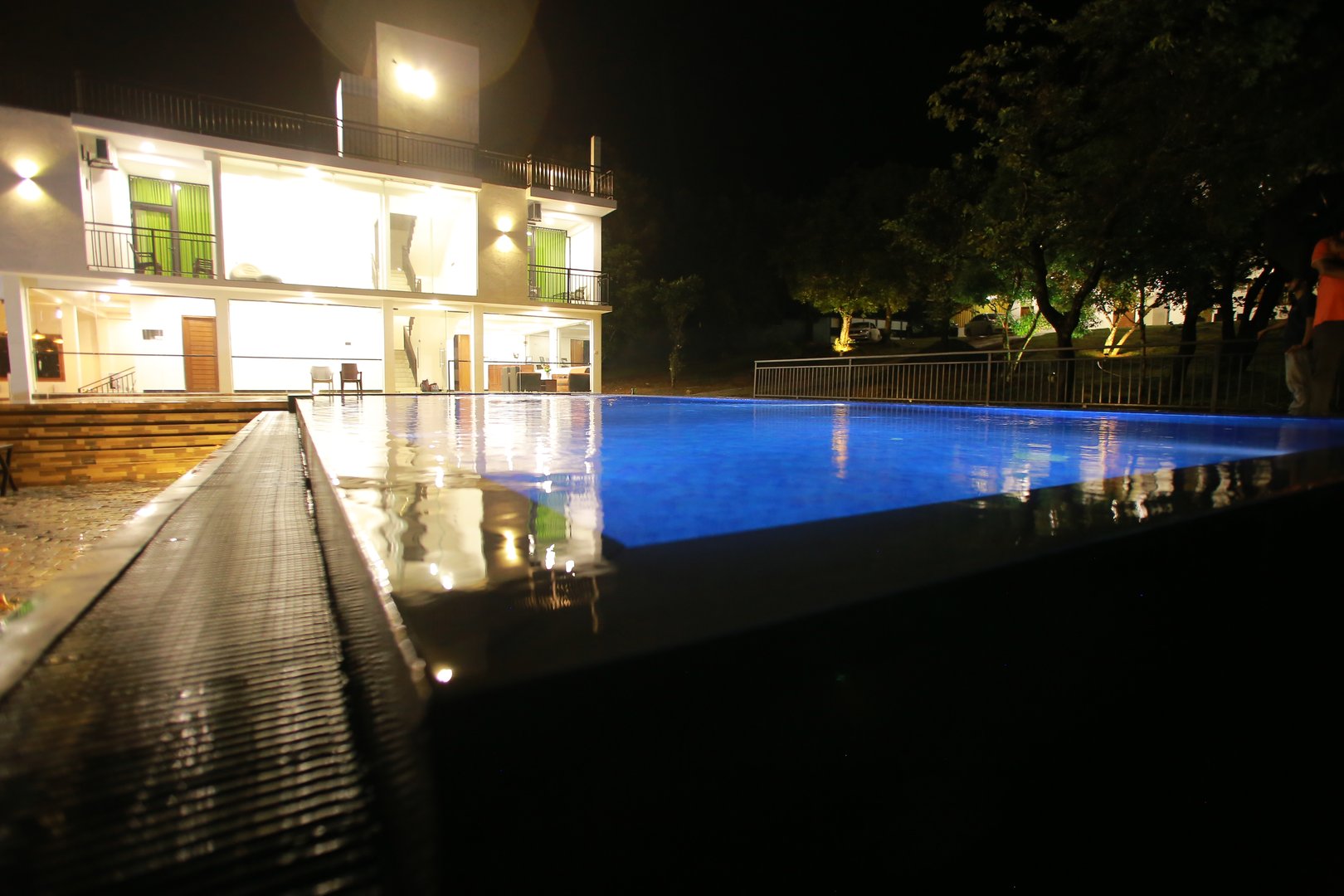 Crystal Deck Riverston infinity pool