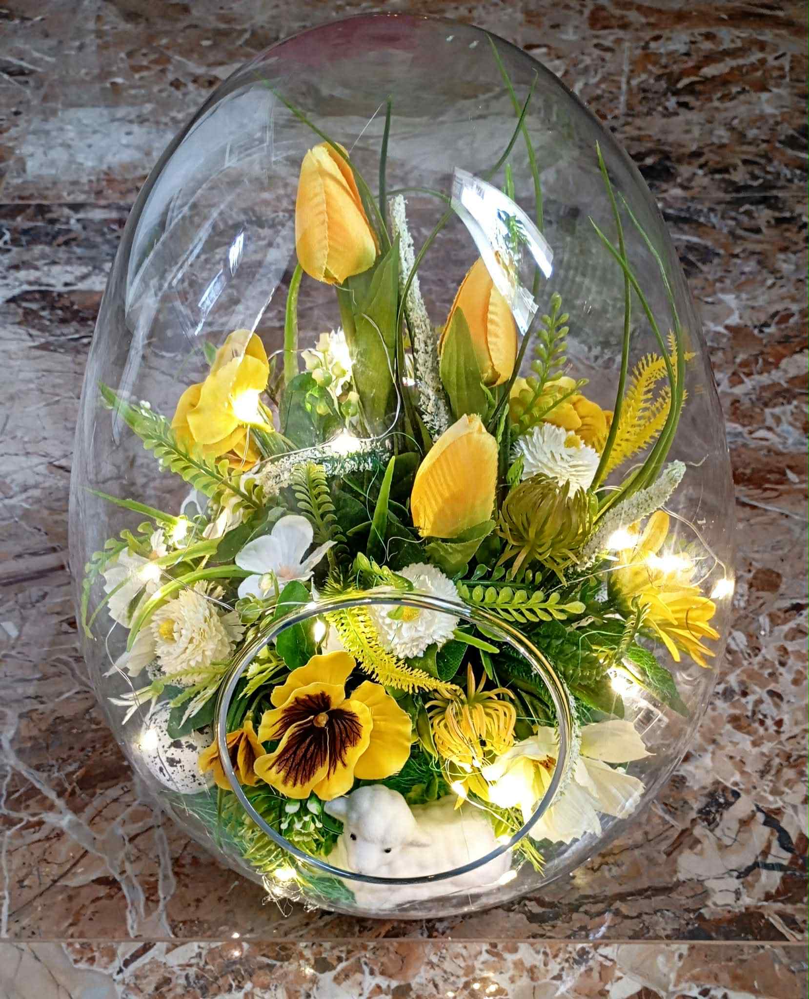 Wielkanocna kompozycja kwiatowa