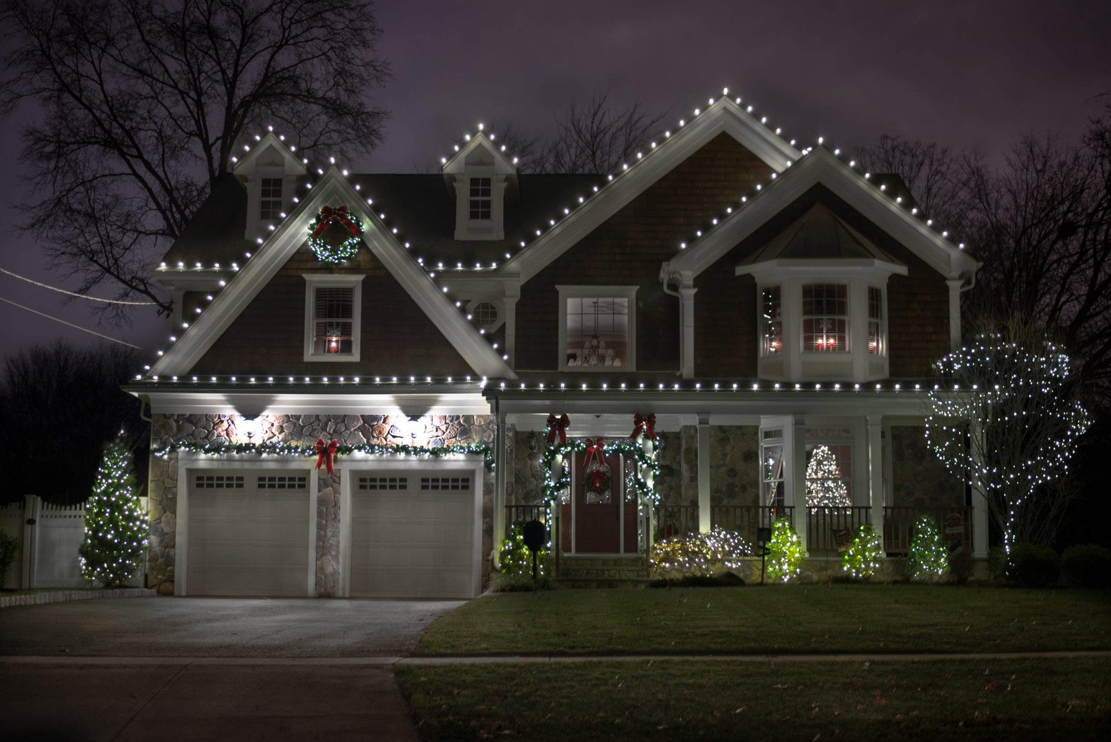 Premium residential holiday lighting display