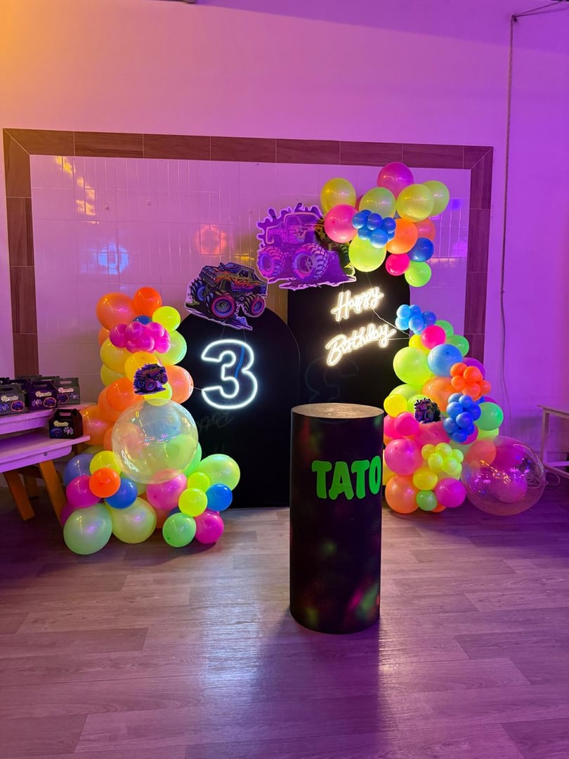 Fiesta Neón Pixie Party