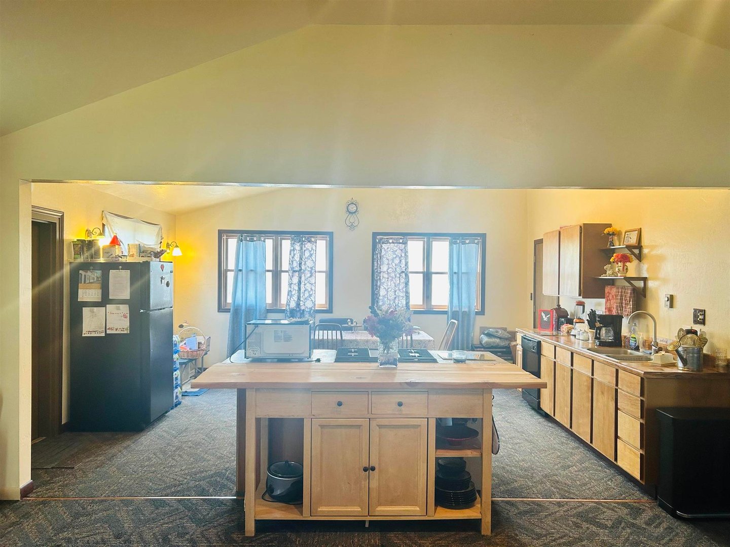 49067 KE Road Property - Walk-in Closet