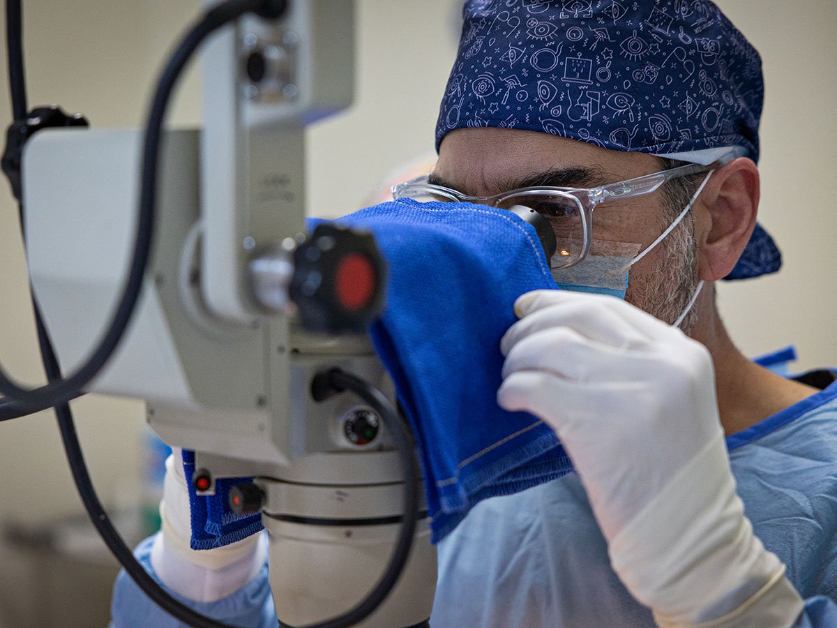 Dr. Iván Leopoldo Morfín Salido, oftalmólogo certificado