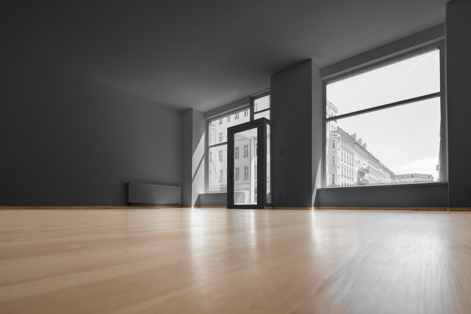 empty shop, vacant room with shopping window