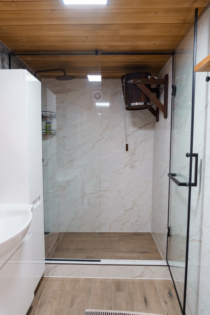 Standing shower tile