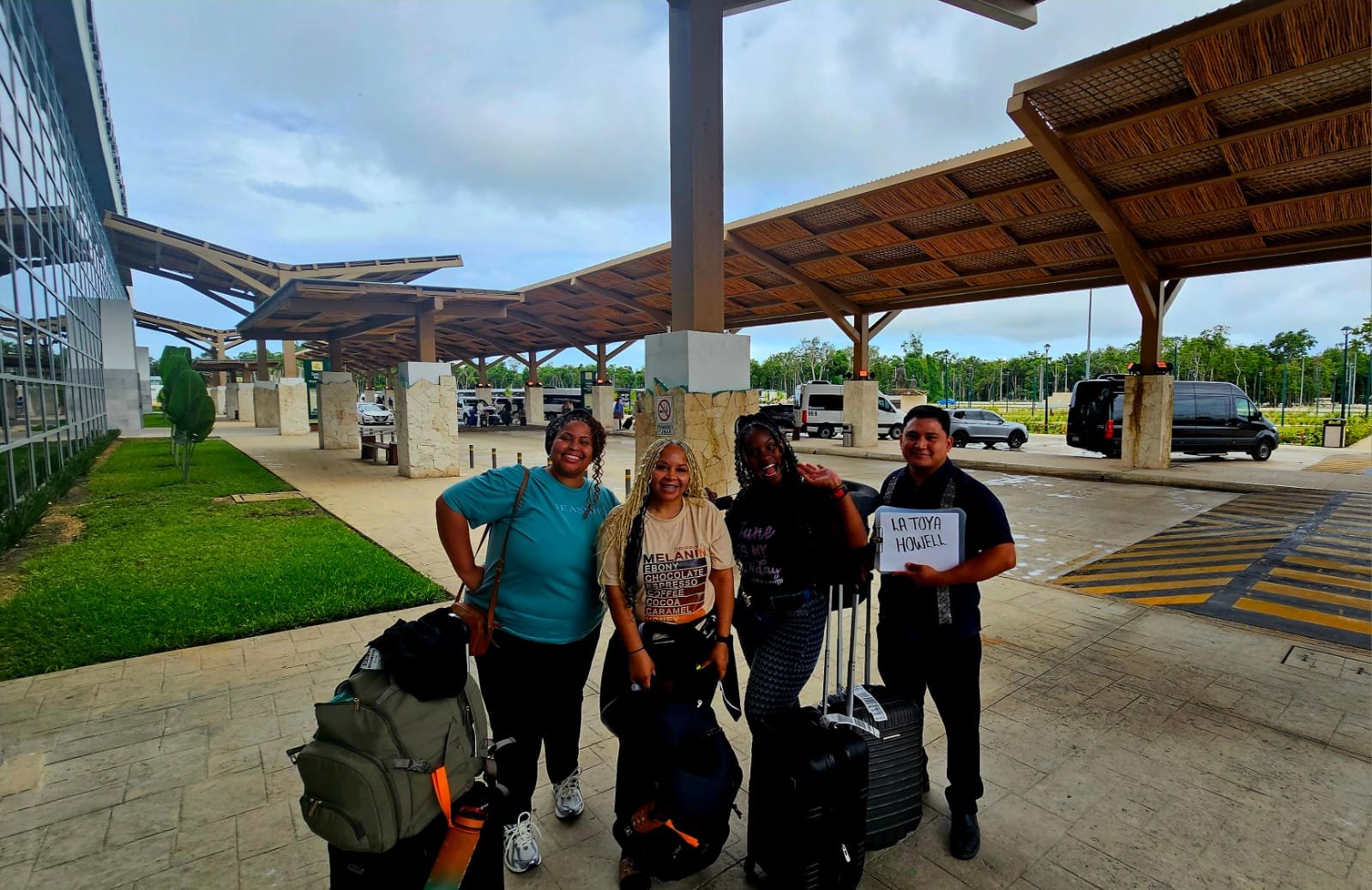Meet and greet Tulum Airport - Airport staff providing personalized welcome service for private airport transfers in Tulum and Riviera Maya