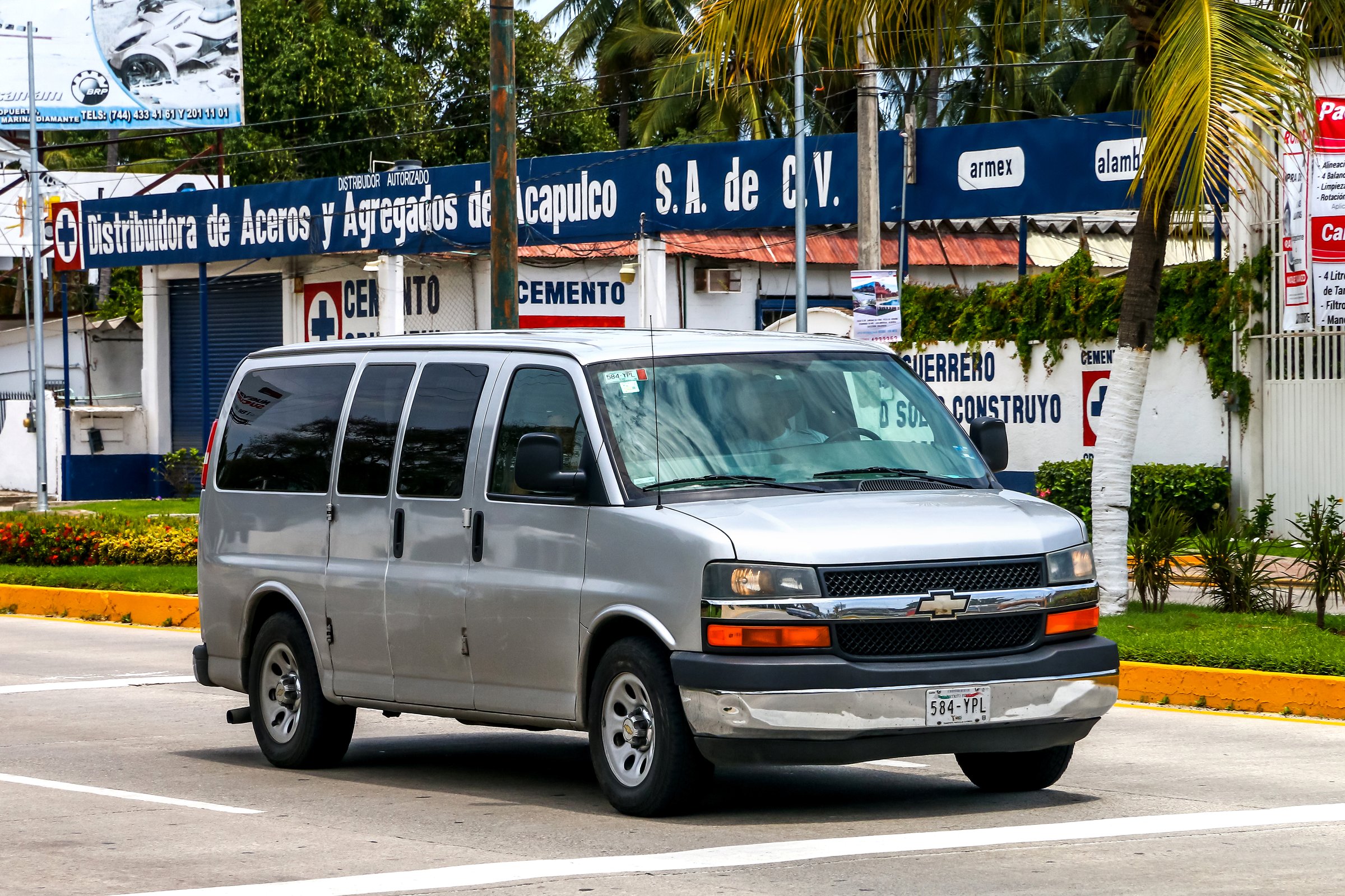 2024 Chevrolet Express 2500 LT
