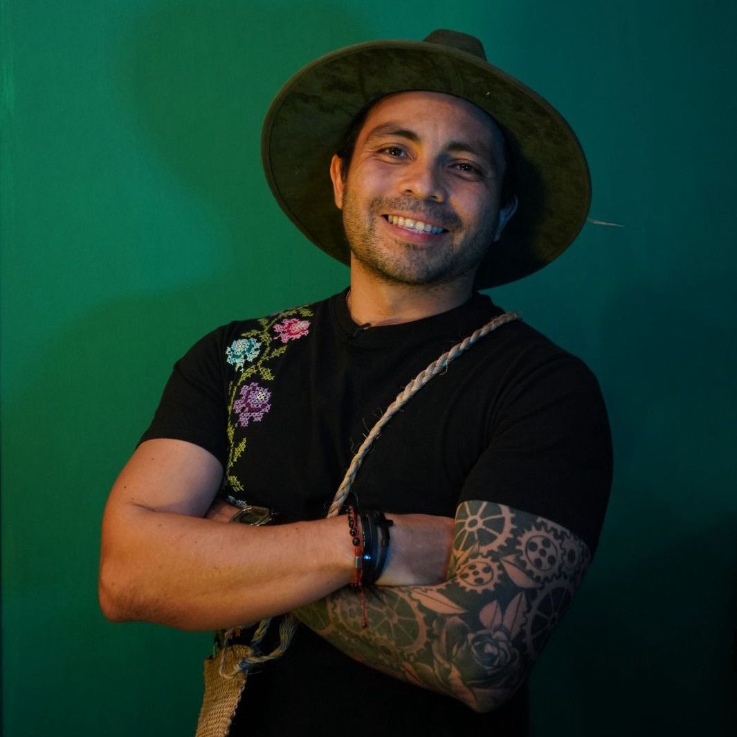 Misael León - Creador de contenido TikTok