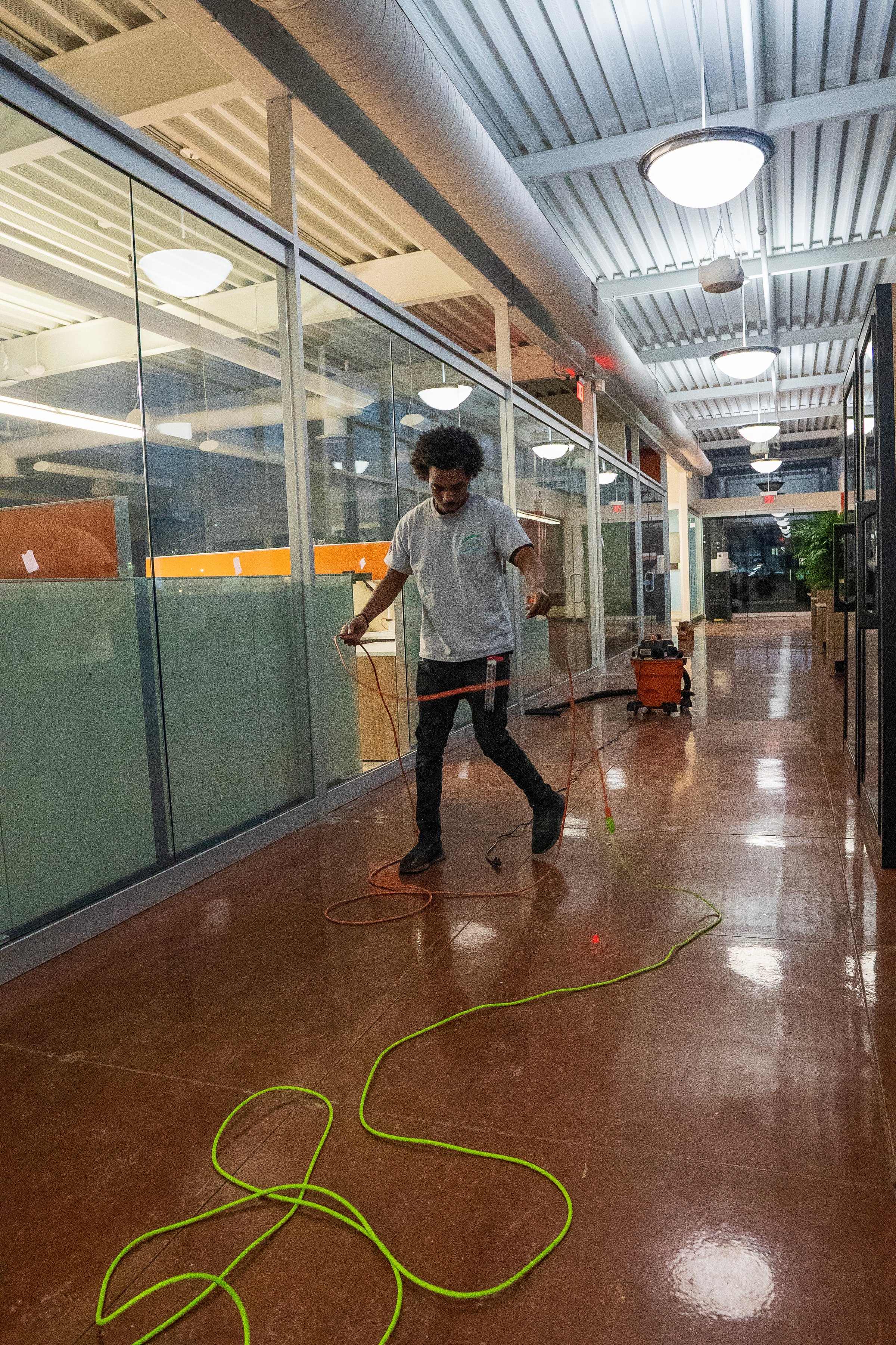 Professional hallway cleaning with vacuum