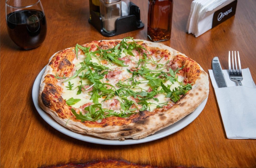 Pizza Margherita con Salsiccia