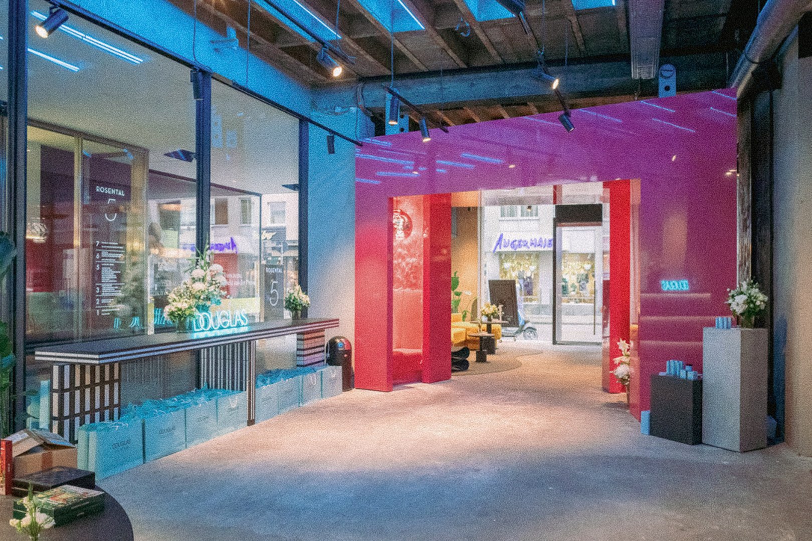 Detailaufnahme neue Produkte bei Presse Event München