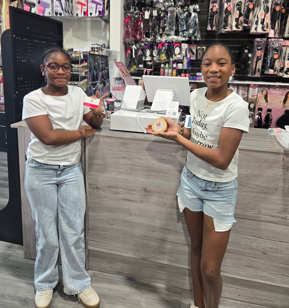 Artistic Candle Design 1