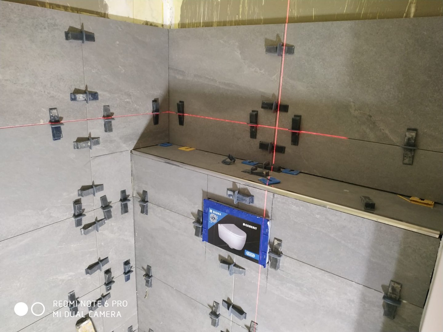 Moderne Badezimmer Fliesenverlegung