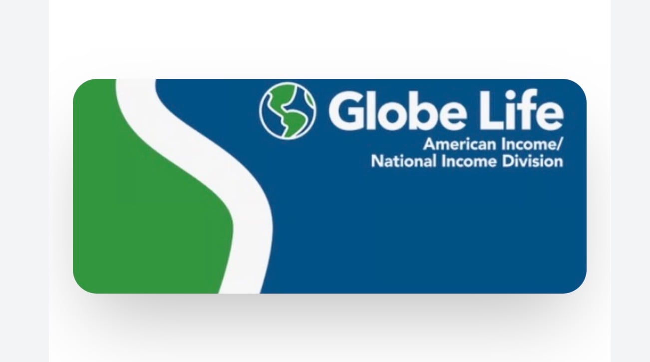 Nuirka de Varona en su escritorio