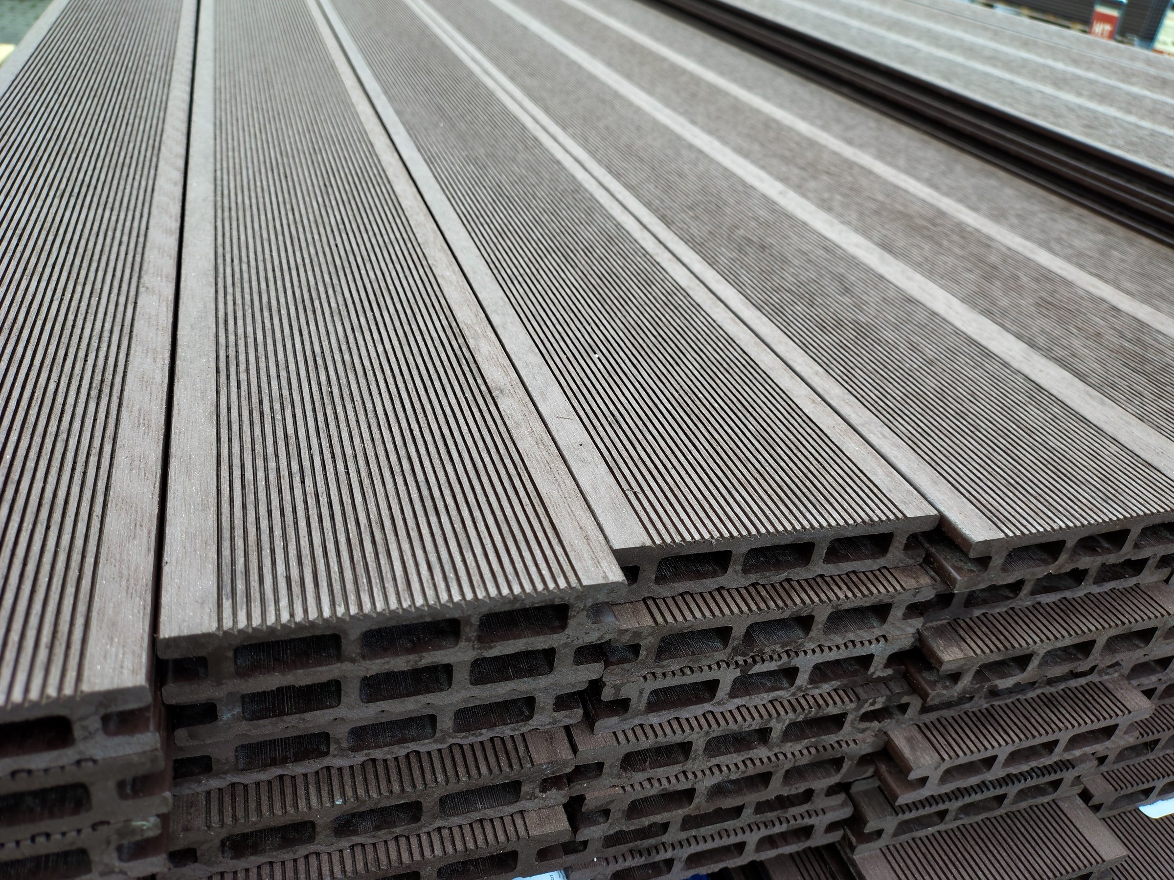 Composite garden boards for building terraces.