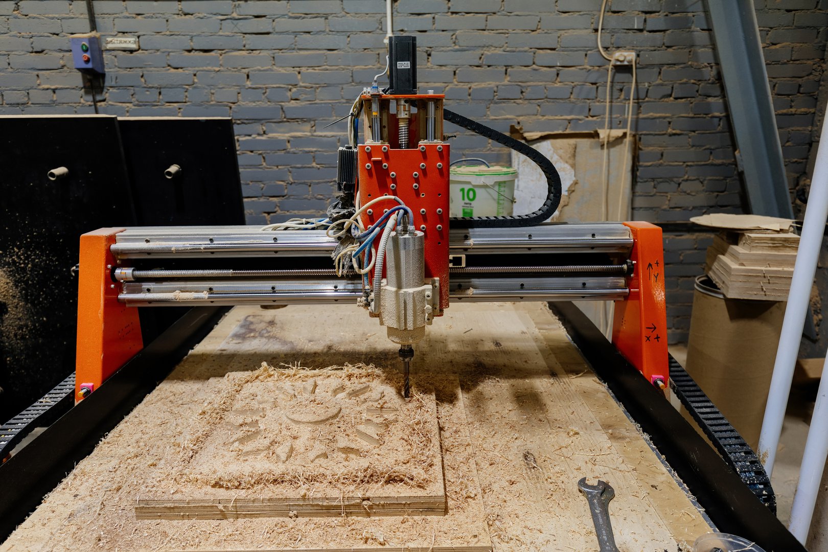Woodworking automated CNC drilling machine
