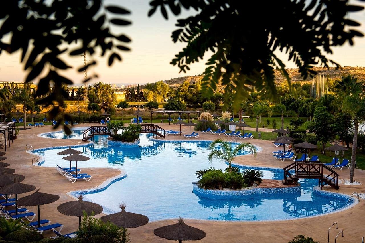 Bonalba Golf Resort swimming pool