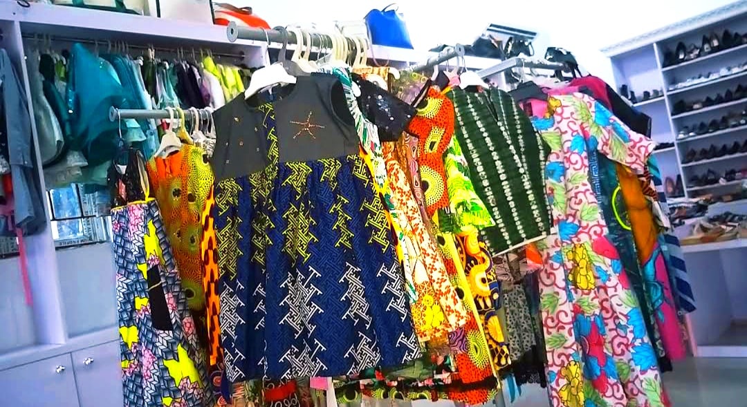 DE CATHY'S SUPERMARKET Clothing & Fashion