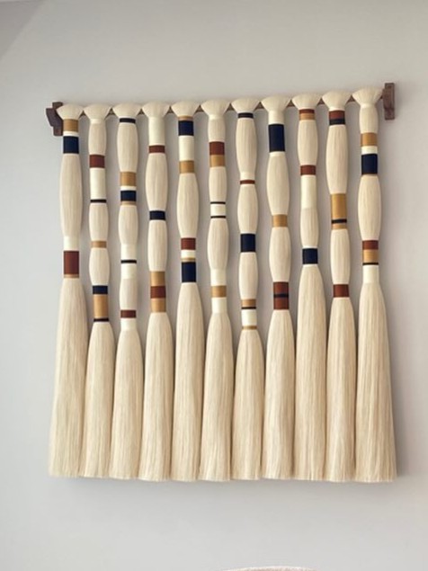 Borla decorativa de macramé con embarrilado en color natural