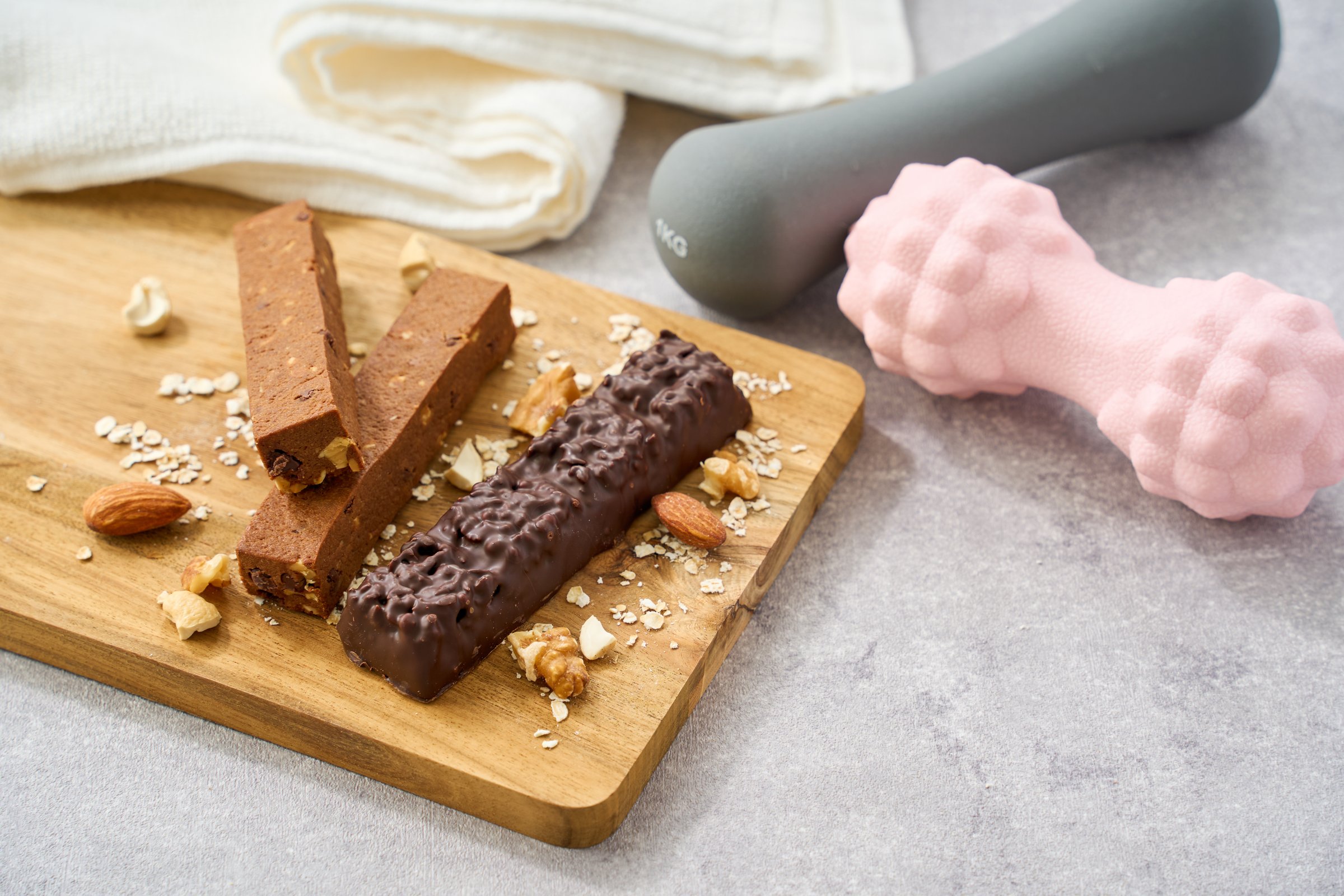 Sugar-free chocolate protein energy bar by sugarfree.space - Anti-aging metabolism support with clean nutrition